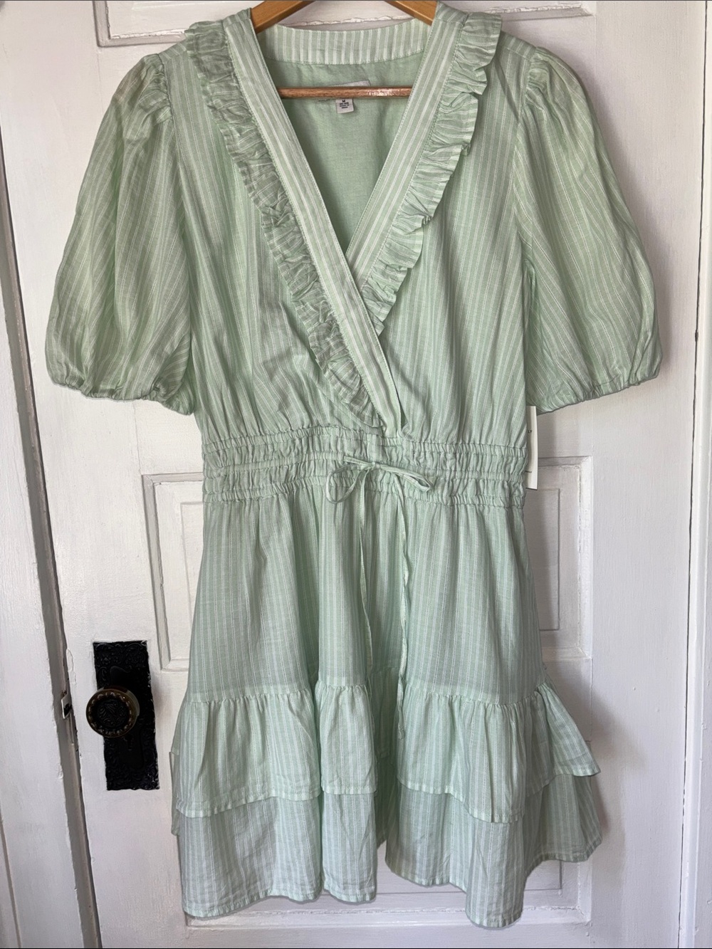 FREE ASSEMBLY TIERED RUFFLE MINI DRESS WITH PUFF SLEEVES